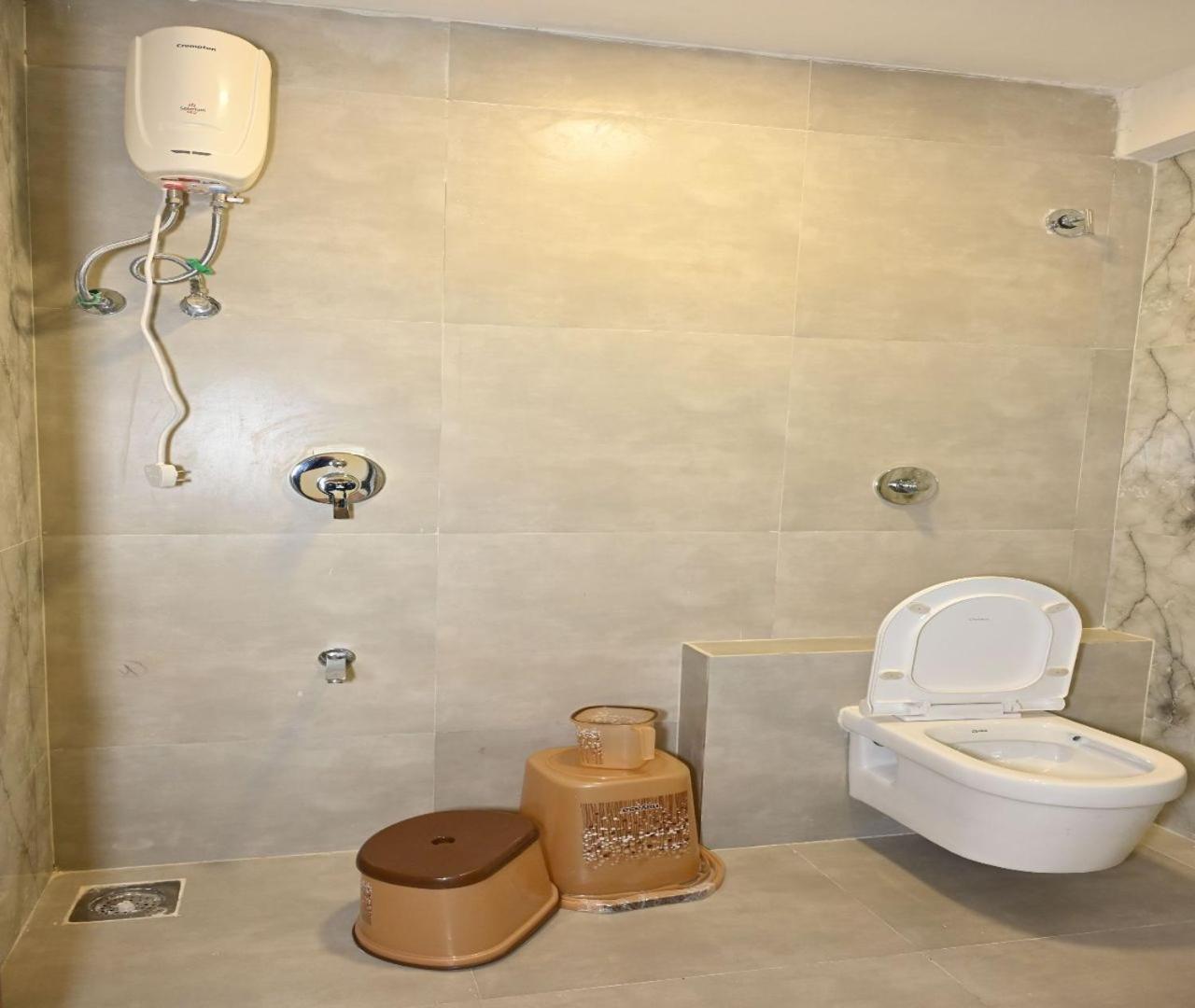 Hotel Avadh Palace, Subhash Bridge, Rto Circle, Ahmedabad Eksteriør billede