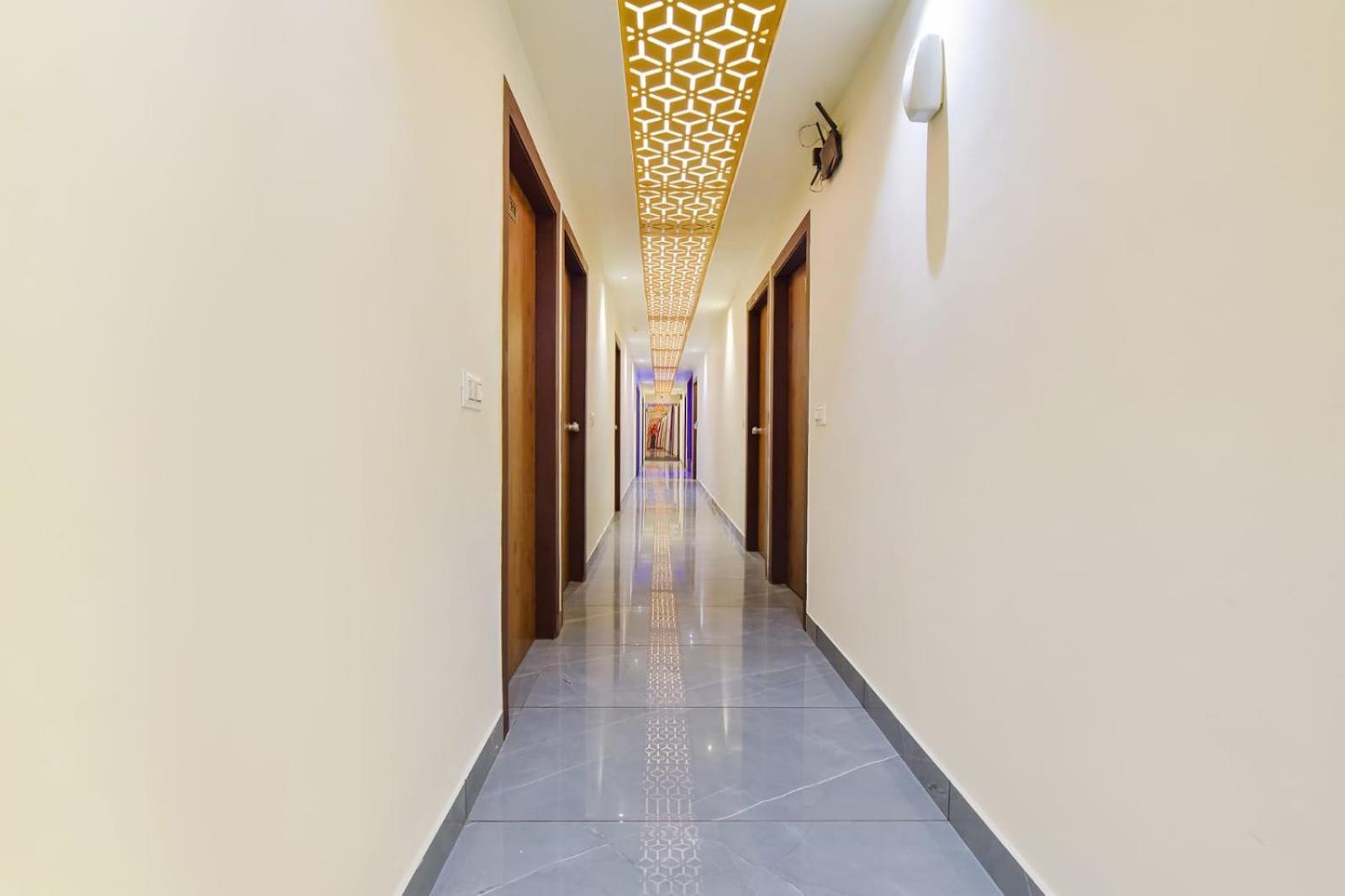 Hotel Avadh Palace, Subhash Bridge, Rto Circle, Ahmedabad Eksteriør billede