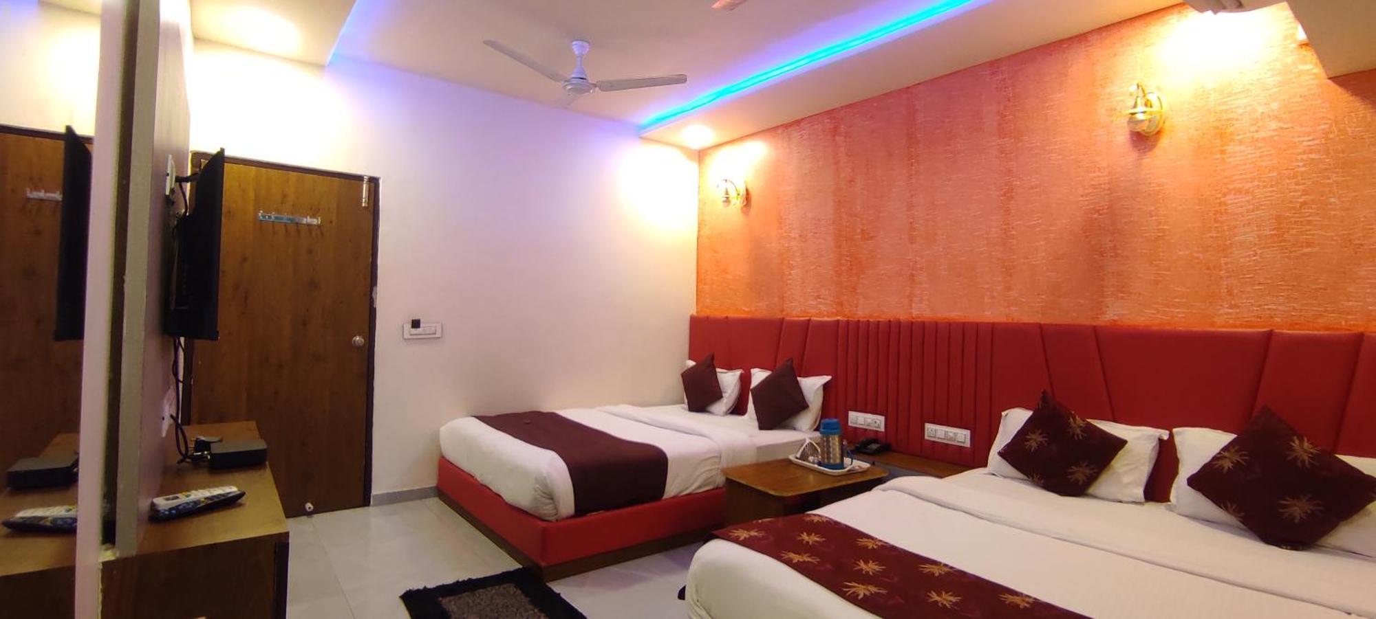 Hotel Avadh Palace, Subhash Bridge, Rto Circle, Ahmedabad Eksteriør billede