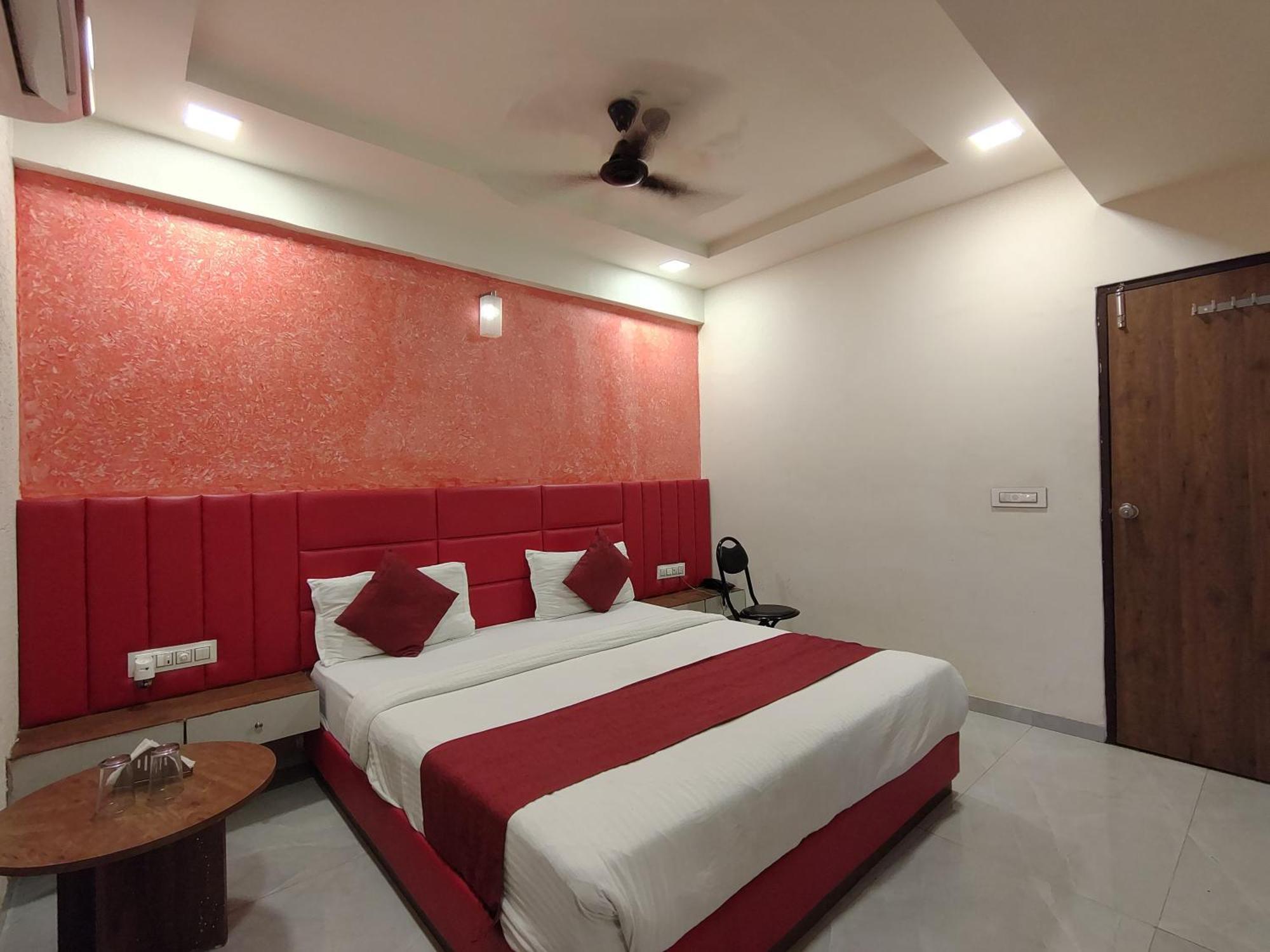 Hotel Avadh Palace, Subhash Bridge, Rto Circle, Ahmedabad Eksteriør billede