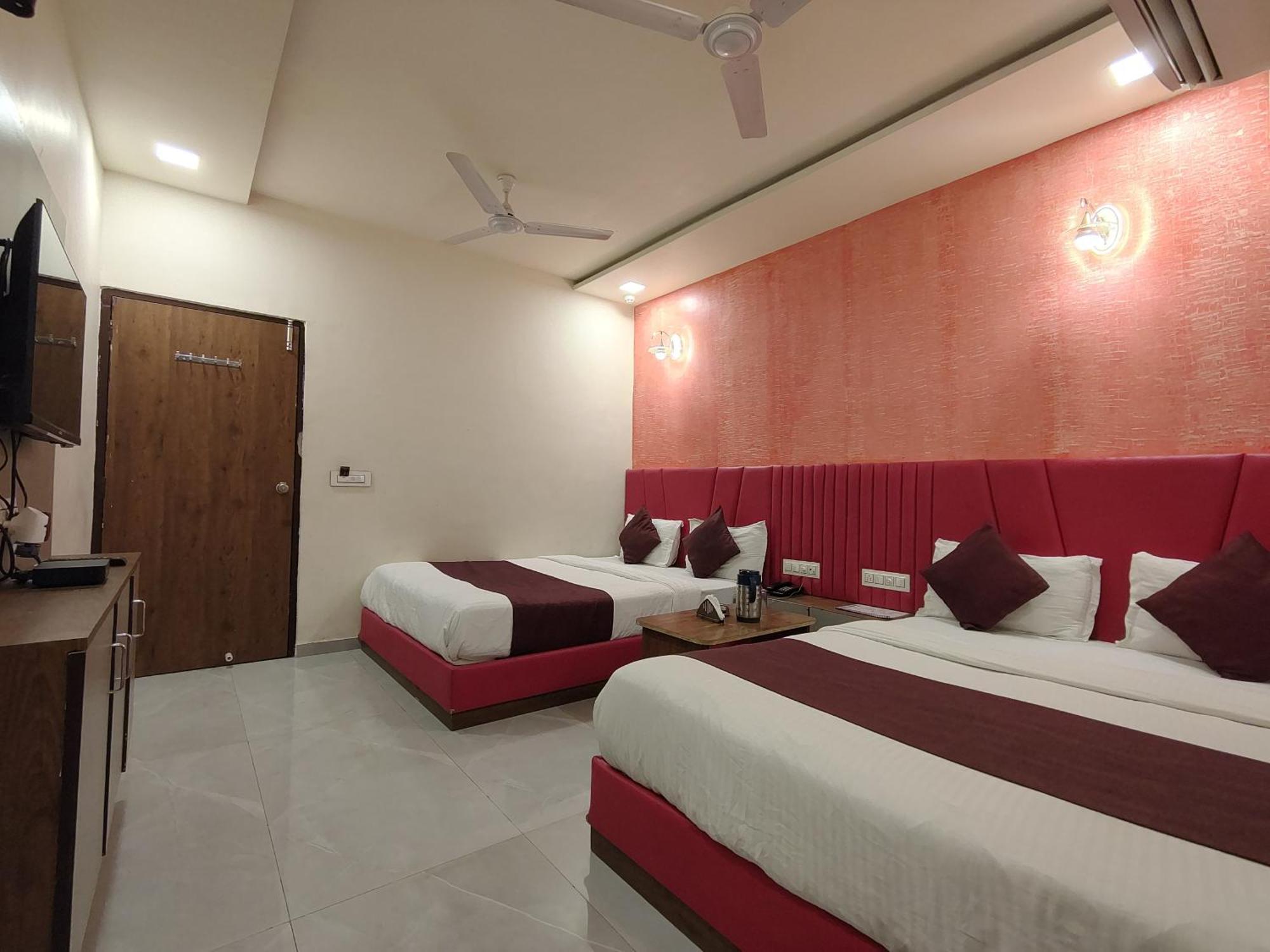 Hotel Avadh Palace, Subhash Bridge, Rto Circle, Ahmedabad Eksteriør billede
